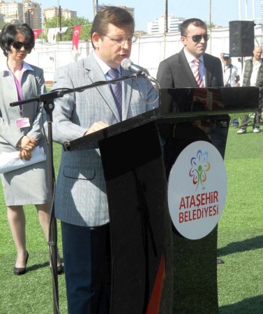 Ataşehir 23 Nisan Yenisahra Stadı toren