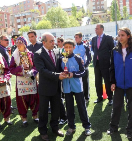 Ataşehir 23 Nisan Yenisahra Stadı toren