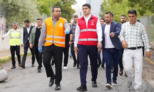 TEMİZLİK VE BAKIM ÇALIŞMALARININ YENİ DURAĞI BARBAROS MAHALLESİ OLDU