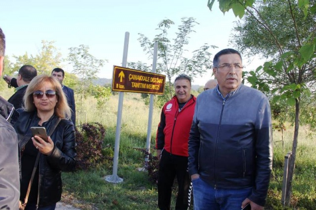 8000 Ataşehirli'den Çanakkalede Şehitlik Ziyareti