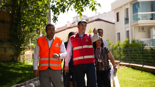 TEMİZLİK VE BAKIM ÇALIŞMALARININ YENİ DURAĞI BARBAROS MAHALLESİ OLDU