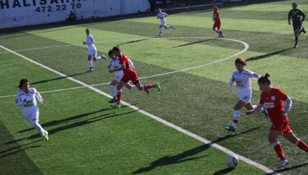 Atasehir Belediyespor Bayan Futbol  3. Hafta maçı