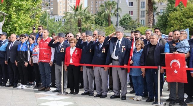 ATAŞEHİR’DE 19 MAYIS KUTLAMASI BÜYÜK ÇOŞKUYLA KUTLANDI