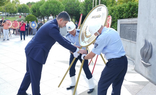 ATAŞEHİR’DE 30 AĞUSTOS ZAFER BAYRAMI TÖRENLE ANILDI