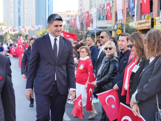 ATAŞEHİR’DE CUMHURİYET’İN 101. YAŞI COŞKUYLA KUTLANDI