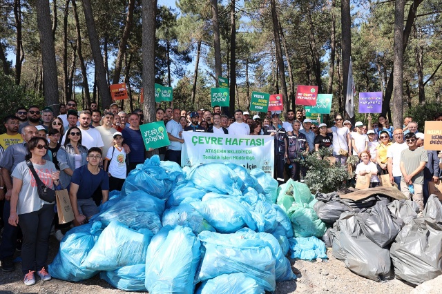 ATAŞEHİRLİLER DOĞA YÜRÜYÜŞÜNDE ATIK TOPLADILAR