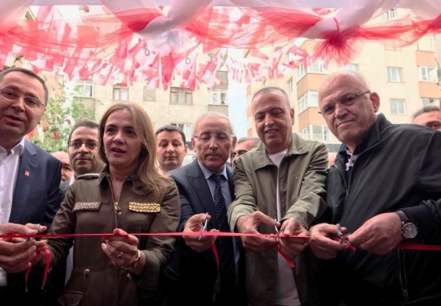 Ataşehir'de CHP İçerenköy Seçim Bürosu açıldı