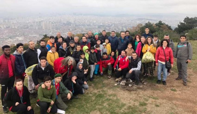 Ataşehir'de Çöp Toplamak İçin Dağları Bayırları Aştılar