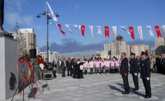 Ataşehir Cumhuriyet Meydanı'ında 23 Nisan