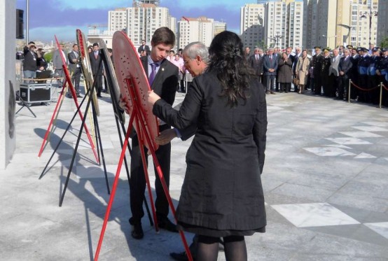 Ataşehir Cumhuriyet Meydanı'ında 23 Nisan