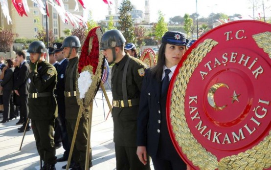 Ataşehir Cumhuriyet Meydanı'ında 23 Nisan