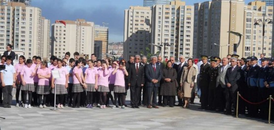 Ataşehir Cumhuriyet Meydanı'ında 23 Nisan