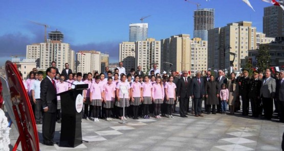 Ataşehir Cumhuriyet Meydanı'ında 23 Nisan