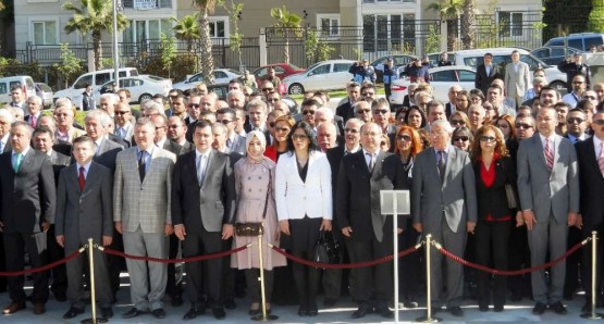 Ataşehir Cumhuriyet Meydanı'ında 23 Nisan