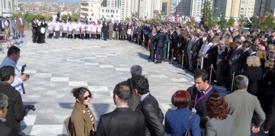 Ataşehir Cumhuriyet Meydanı'ında 23 Nisan