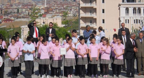 Ataşehir Cumhuriyet Meydanı'ında 23 Nisan