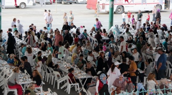 Ataşehir Belediyesi İftarı, Örnek Mahallaesi 2014Ataşehir Belediyesi İftarı, Örnek Mahallaesi 2014