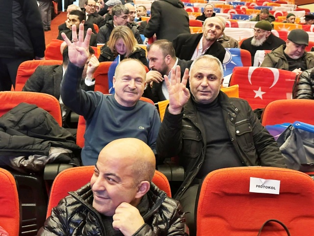 Ataşehir AK Parti'de Burak Çiftçi Güven Tazeledi