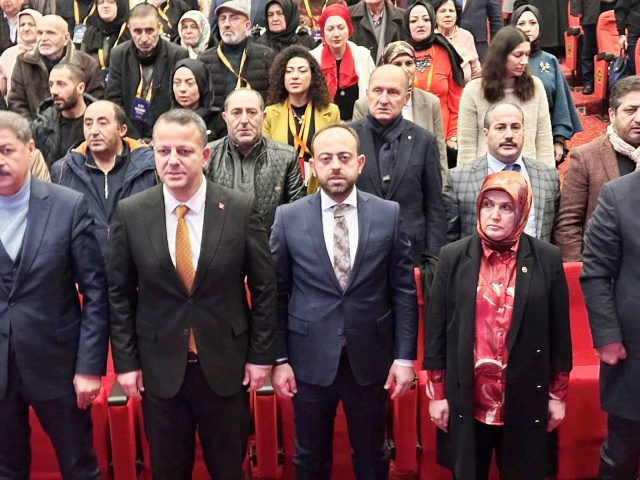 Ataşehir AK Parti'de Burak Çiftçi Güven Tazeledi