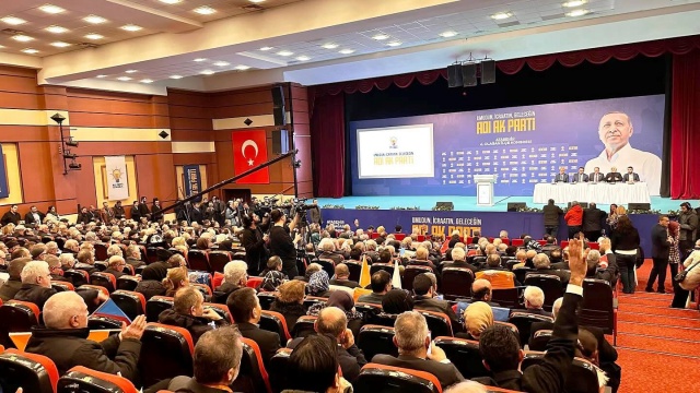 Ataşehir AK Parti'de Burak Çiftçi Güven Tazeledi