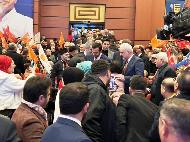 Ataşehir AK Parti'de Burak Çiftçi Güven Tazeledi