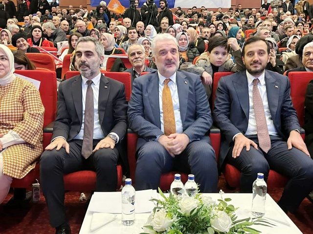 Ataşehir AK Parti'de Burak Çiftçi Güven Tazeledi