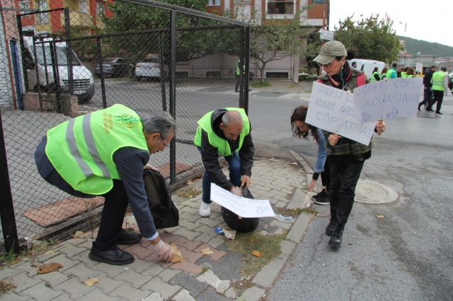 Ataşehir Kent Konseyi Temiz Mahalle, Temiz Ataşehir sloganı eşliğinde etkinlik düzenledi