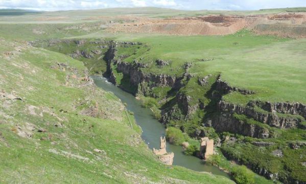 İPEKYOLU KÖPRÜSÜ, ARPAÇAY, ERMENİSTAN TAŞOCAĞI