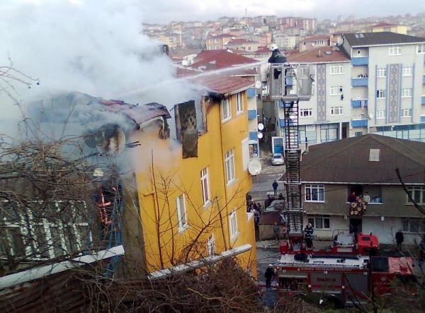 ATAŞEHİR BARBAROS MAHALLESİ YANGIN