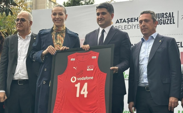 Milli Voleybolcu Eda Erdem’in ismi, Ataşehir’de bir parka verildi.