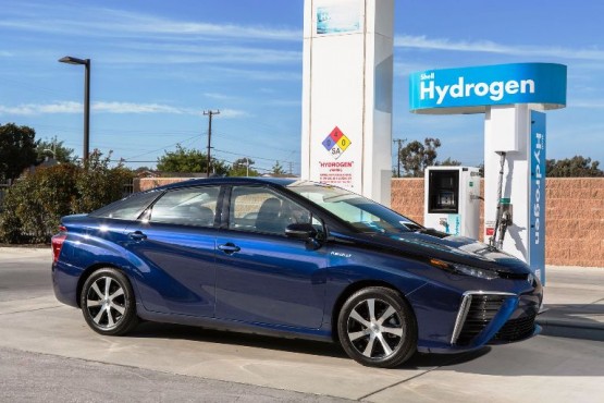 Toyota Mirai, Suyla Çalışan Otomobil