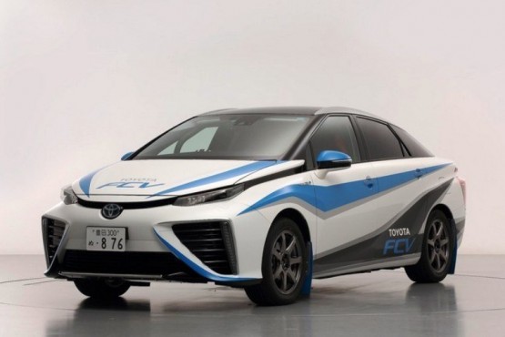 Toyota Mirai, Suyla Çalışan Otomobil