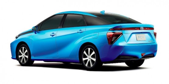 Toyota Mirai, Suyla Çalışan Otomobil