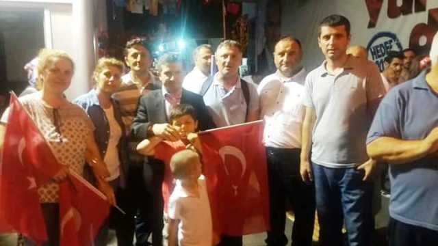 Ak Parti Ataşehir Demokrasi Nöbeti Taçlandırıldı 2016