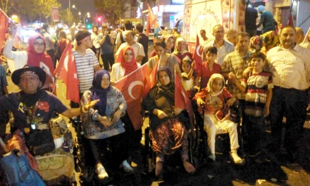 Ak Parti Ataşehir Demokrasi Nöbeti Taçlandırıldı 2016