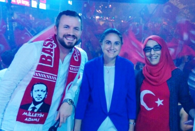 Ak Parti Ataşehir Demokrasi Nöbeti Taçlandırıldı 2016