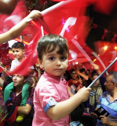 Ak Parti Ataşehir Demokrasi Nöbeti Taçlandırıldı 2016