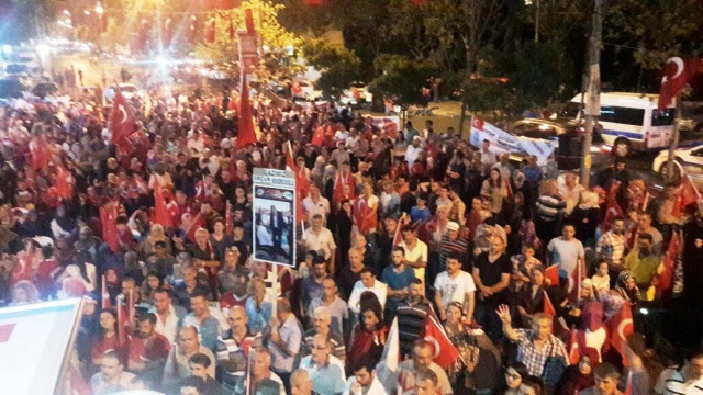 Ak Parti Ataşehir Demokrasi Nöbeti Taçlandırıldı 2016