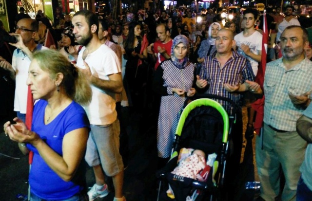 Ak Parti Ataşehir Demokrasi Nöbeti 2016