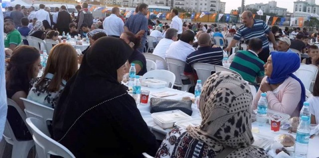 Ataşehir Ak Parti Ramazan Proğramı Fotoları