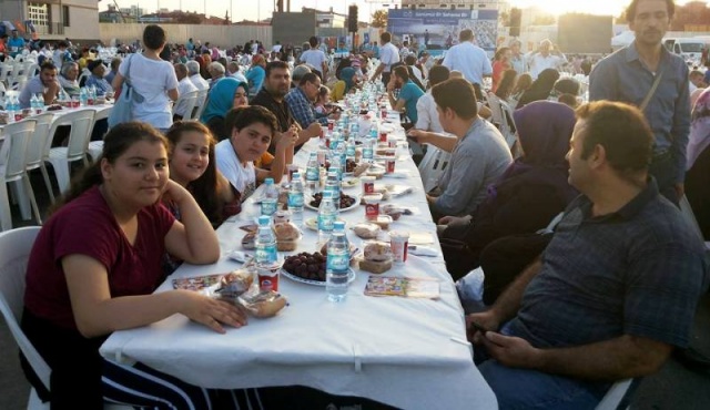 Ataşehir Ak Parti Ramazan Proğramı Fotoları