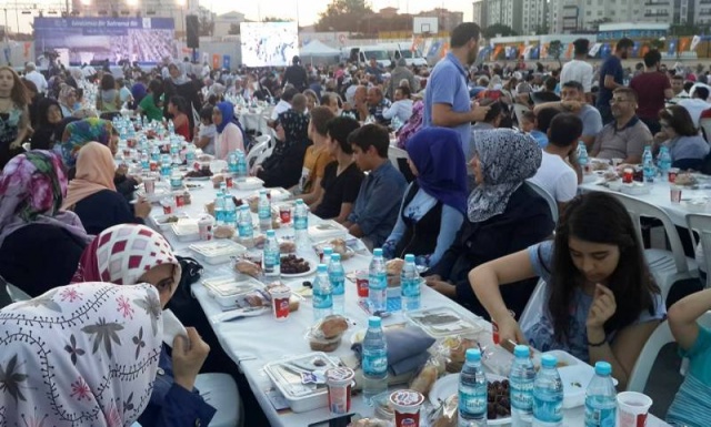 Ataşehir Ak Parti Ramazan Proğramı Fotoları