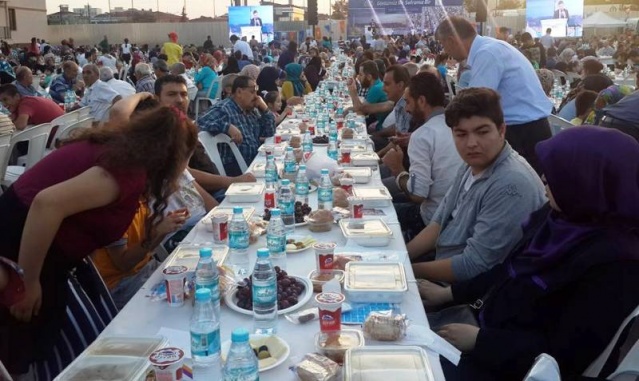 Ataşehir Ak Parti Ramazan Proğramı Fotoları