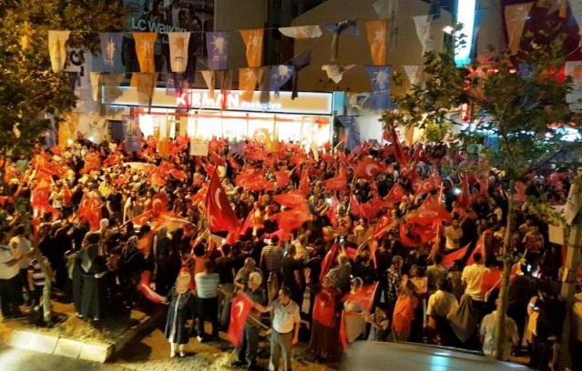 Ak Parti Ataşehir Demokrasi Nöbetinde 2016