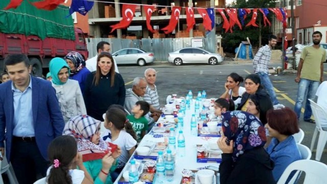 Ak Parti Ataşehir, Esatpaşa Sokak İftarı 2015