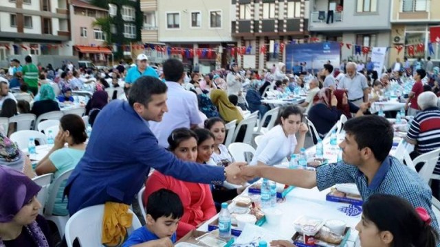 Ak Parti Ataşehir, Esatpaşa Sokak İftarı 2015