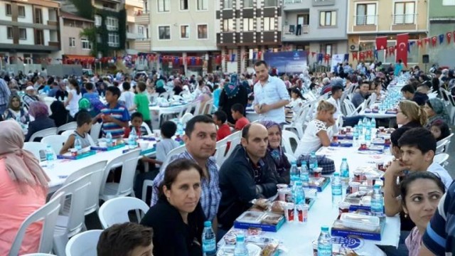 Ak Parti Ataşehir, Esatpaşa Sokak İftarı 2015