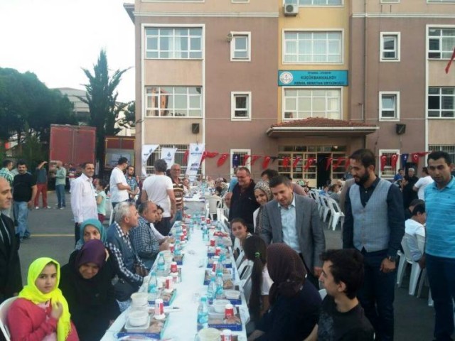 Ak Parti Ataşehir Küçükbakkalköy İftarı 2015