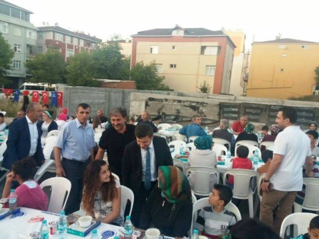 Ak Parti Ataşehir Ferhatpaşa Sokak İftarı 2015