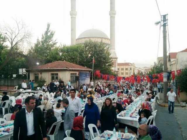 Ak Parti Ataşehir Örnek Mahallesi İftarı 2015